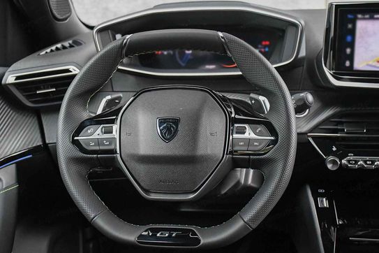Peugeot 2008 GT Exclusive e-DCS6 1.2 PureTech mHEV