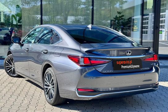Lexus ES 300h Business Edition