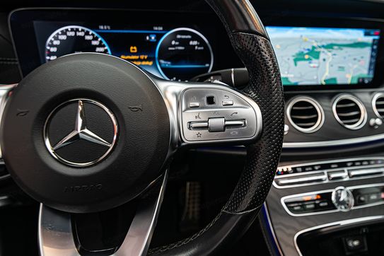 Mercedes Klasa E E 220 d 4-Matic AMG