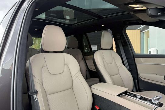 Volvo XC90 B5 AWD Ultra Dark