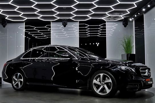 Mercedes Klasa E 300 9G-TRONIC