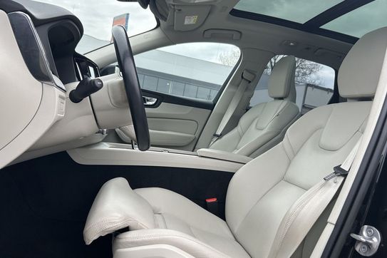 Volvo XC60 T8 Plug-In Hybrid AWD Plus Bright aut