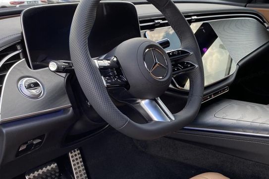 Mercedes Klasa E 200 4-Matic AMG