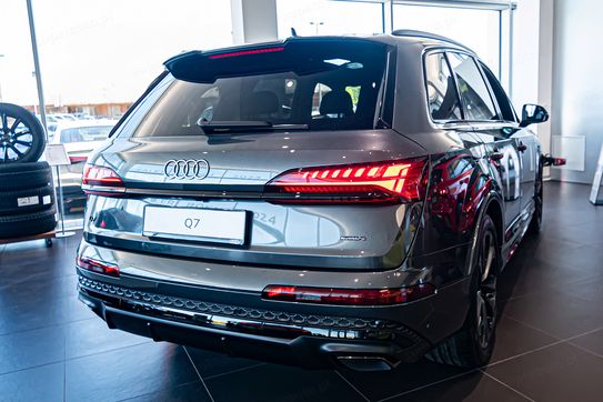 Audi Q7 50 TDI quattro S Line