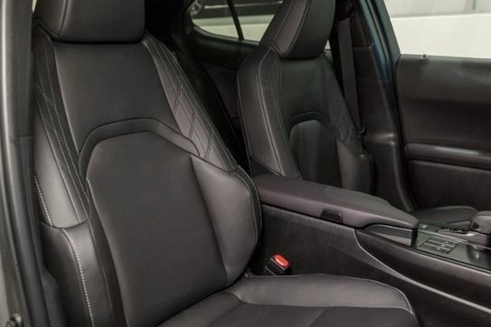 Lexus UX 300h F Sport Design