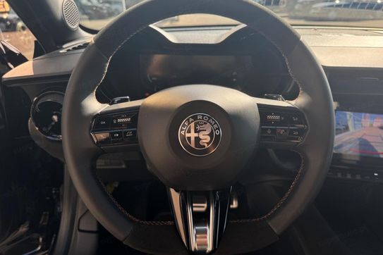 Alfa Romeo Junior Ibrida Intensa