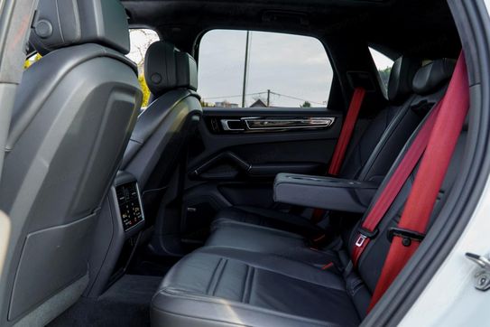 Porsche Cayenne Standard