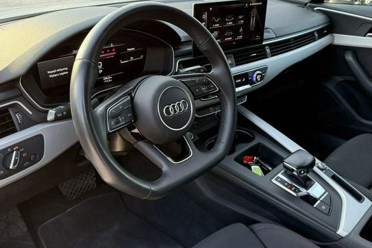 Audi A4 Avant 35 TFSI S Line