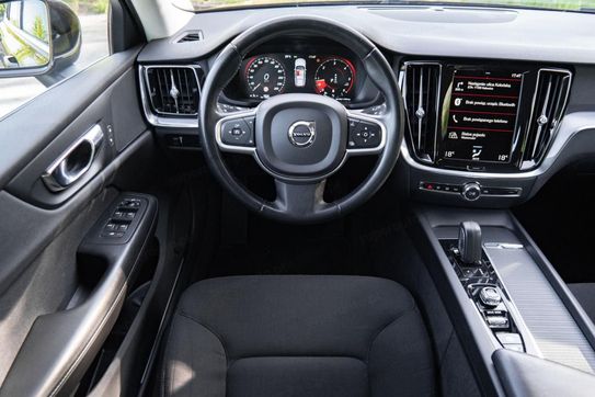 Volvo V60 B4 D Momentum Pro