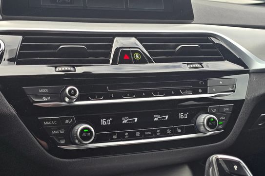 BMW Seria 5 520d xDrive M Sport sport-aut