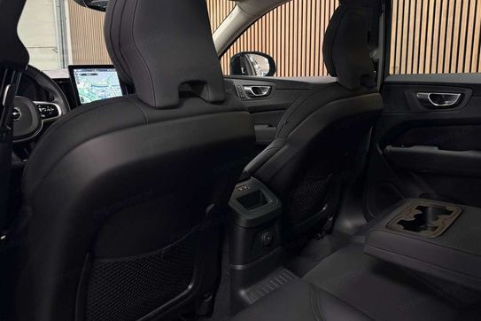 Volvo XC60 B5 AWD Plus Dark