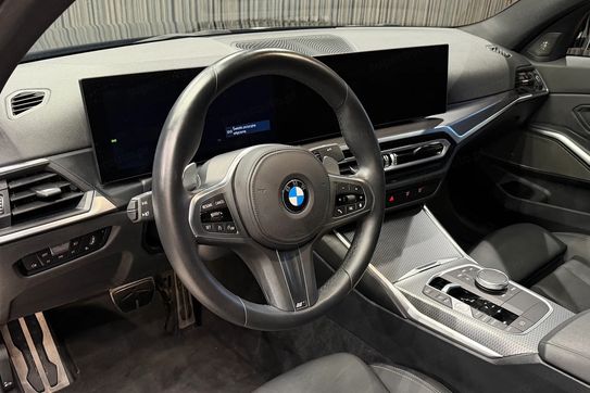 BMW Seria 3 330i xDrive M Sport