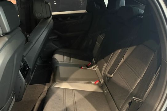 Porsche Cayenne Coupe E-Hybrid Black Edition