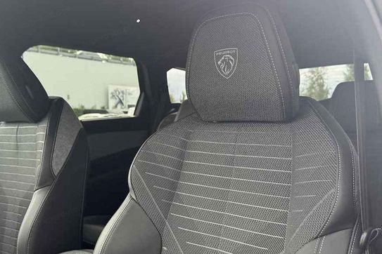 Peugeot 5008 GT 1.2 mHEV e-DCS6