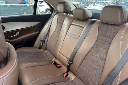 Mercedes Klasa E 300 de Business Edition