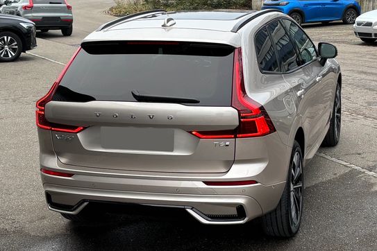 Volvo XC60 T6 Plug-In Hybrid AWD Ultra Dark