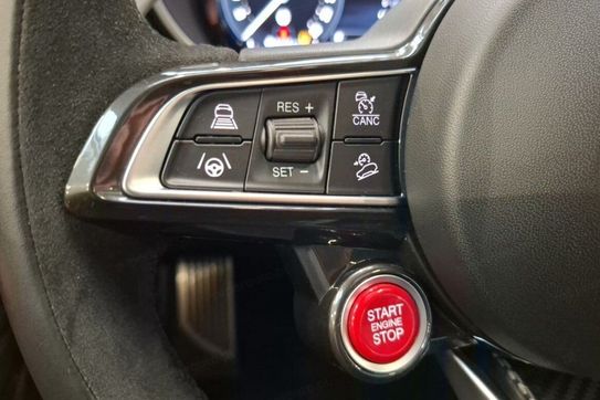 Alfa Romeo Stelvio Bi Turbo V6 Quadrifoglio Q4