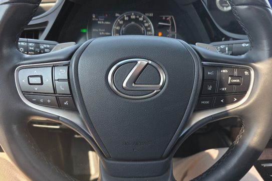Lexus ES 300H Business Edition
