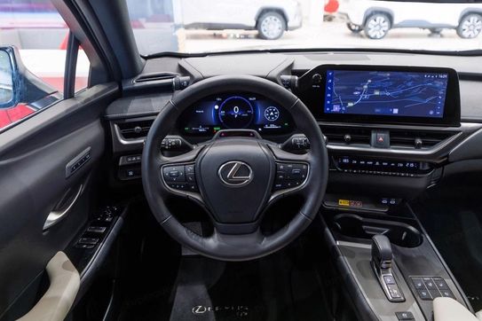 Lexus UX 300h AWD