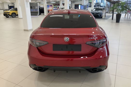 Alfa Romeo Giulia Intensa Q4