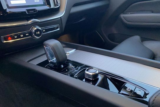 Volvo XC60 B5 B AWD Plus Dark aut