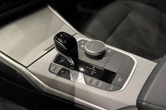 BMW Seria 3 330d xDrive Advantage