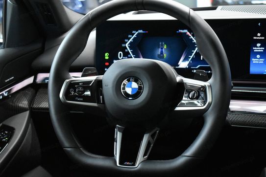 BMW Seria 5 520i mHEV aut