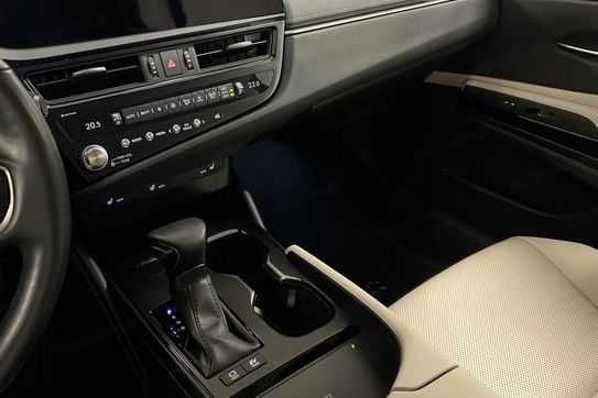 Lexus ES 300h Business Edition 2.5 E-CVT