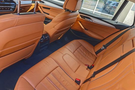 BMW Seria 5 Touring 540i xDrive Luxury Line