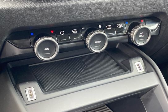 Citroen C4 Shine 1.5 BlueHDI EAT8