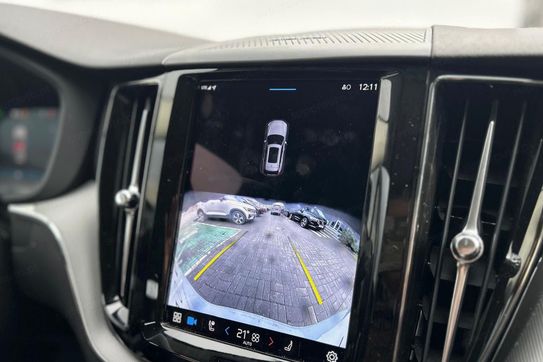 Volvo XC60 B5 B AWD Plus Dark aut