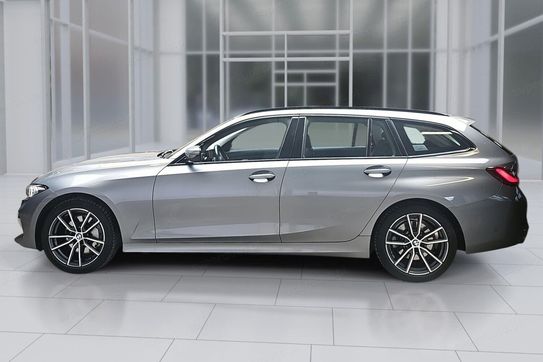 BMW Seria 3 330i xDrive sport-aut