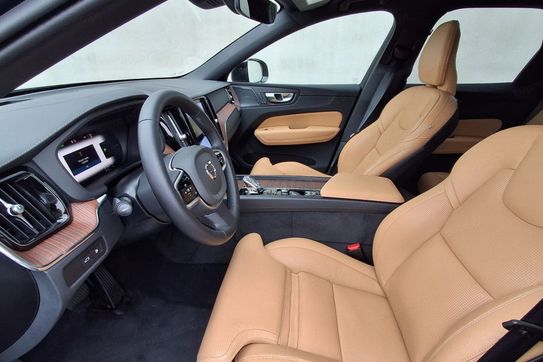 Volvo XC60 T6 AWD Ultra Dark