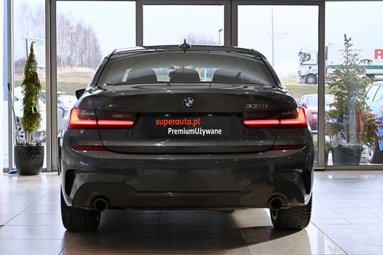 BMW Seria 3 330i xDrive M Sport