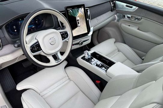 Volvo XC90 T8 AWD Plug-In Hybrid Ultra Bright