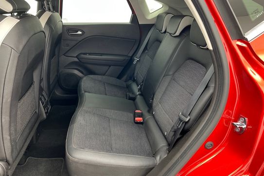 Renault Captur Intens 1.3 E-Tech AT