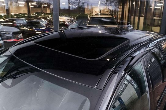Volvo XC60 B5 AWD Plus Black Edition