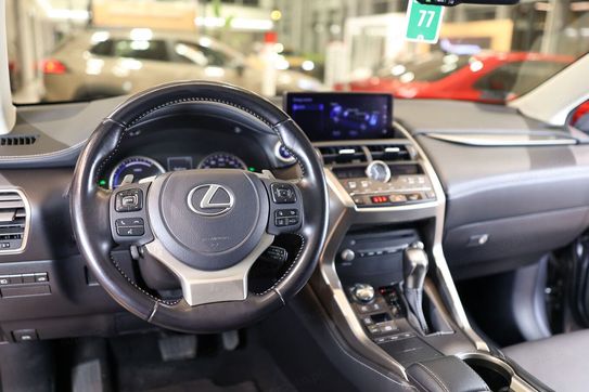 Lexus NX 300h F Impression AWD