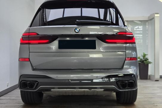 BMW X7 M60i xDrive