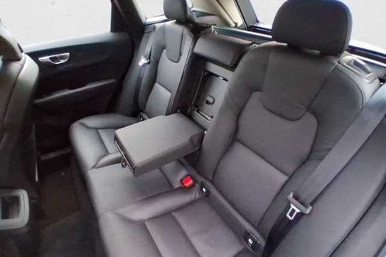 Volvo XC60 B5 B AWD Plus Dark