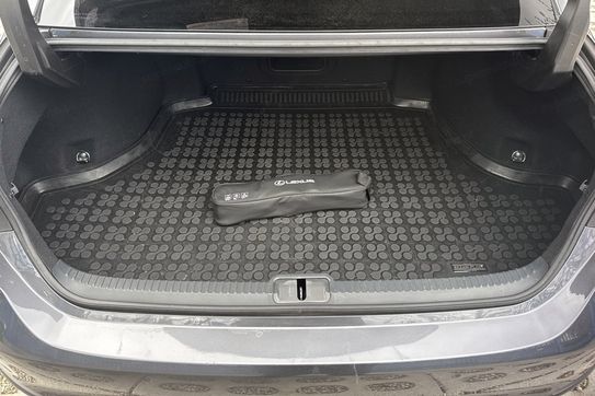 Lexus ES 300h Prestige