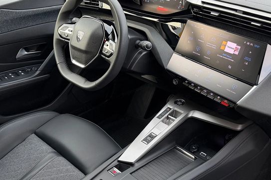 Peugeot 408 Puretech Allure S&S EAT8