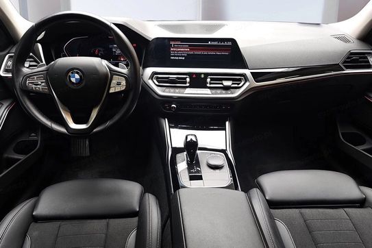 BMW Seria 3 Touring 330i xDrive