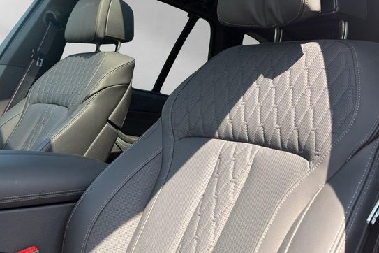 BMW X5 M60i xDrive