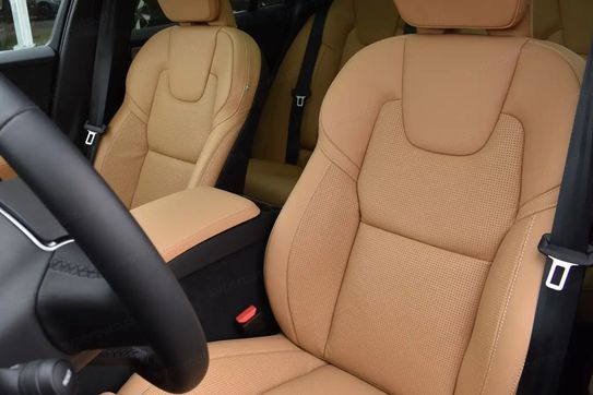 Volvo V60 B4 Plus Dark