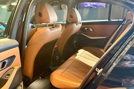 BMW Seria 3 318i aut