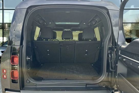 Land Rover Defender 110 3.0 D250 X-Dynamic HSE