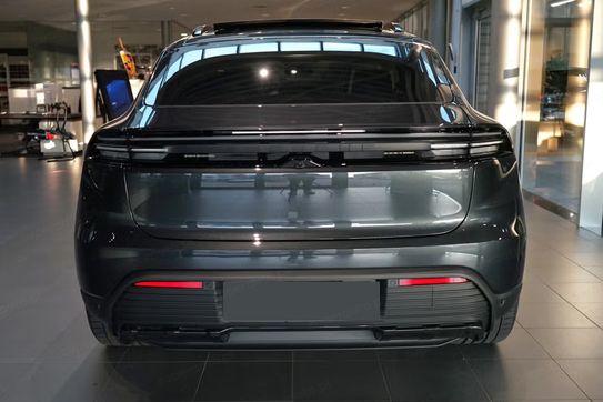 Porsche Macan 4