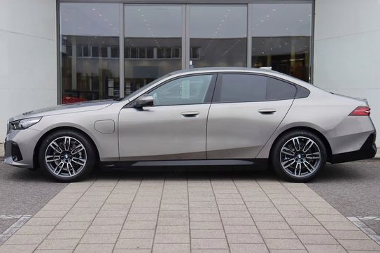BMW Seria 5 550e xDrive M Sport