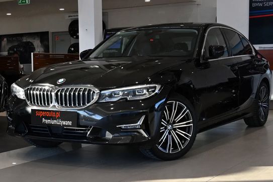 BMW Seria 3 320d xDrive Luxury Line aut